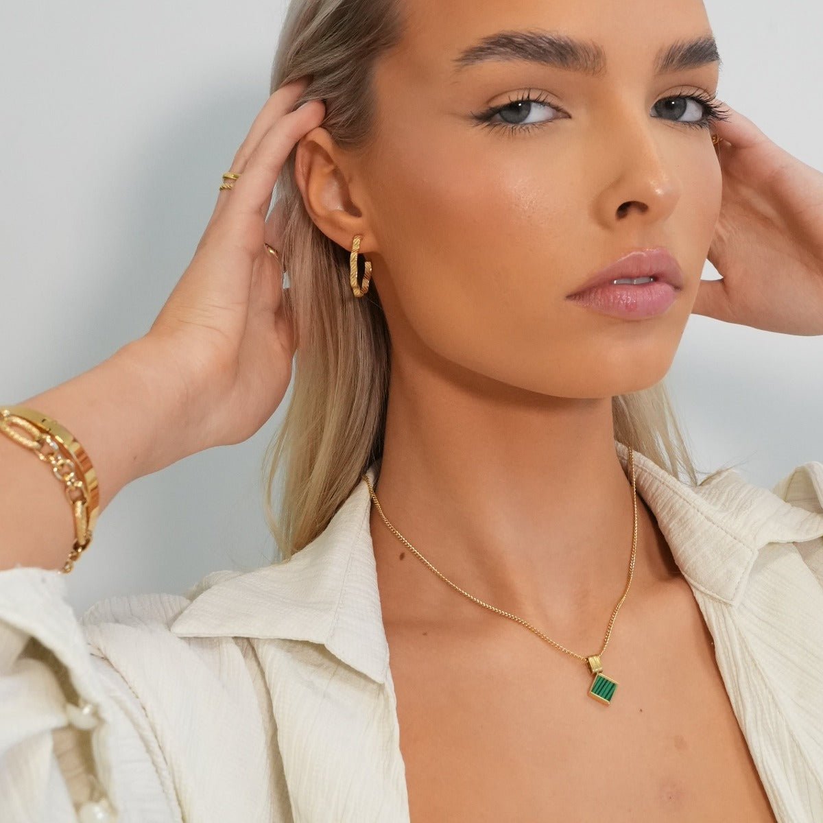 Collar Geométrico Minimal Bañado en Oro de 18k