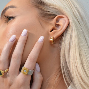 Aro Square Charm Bañado en Oro de 18k