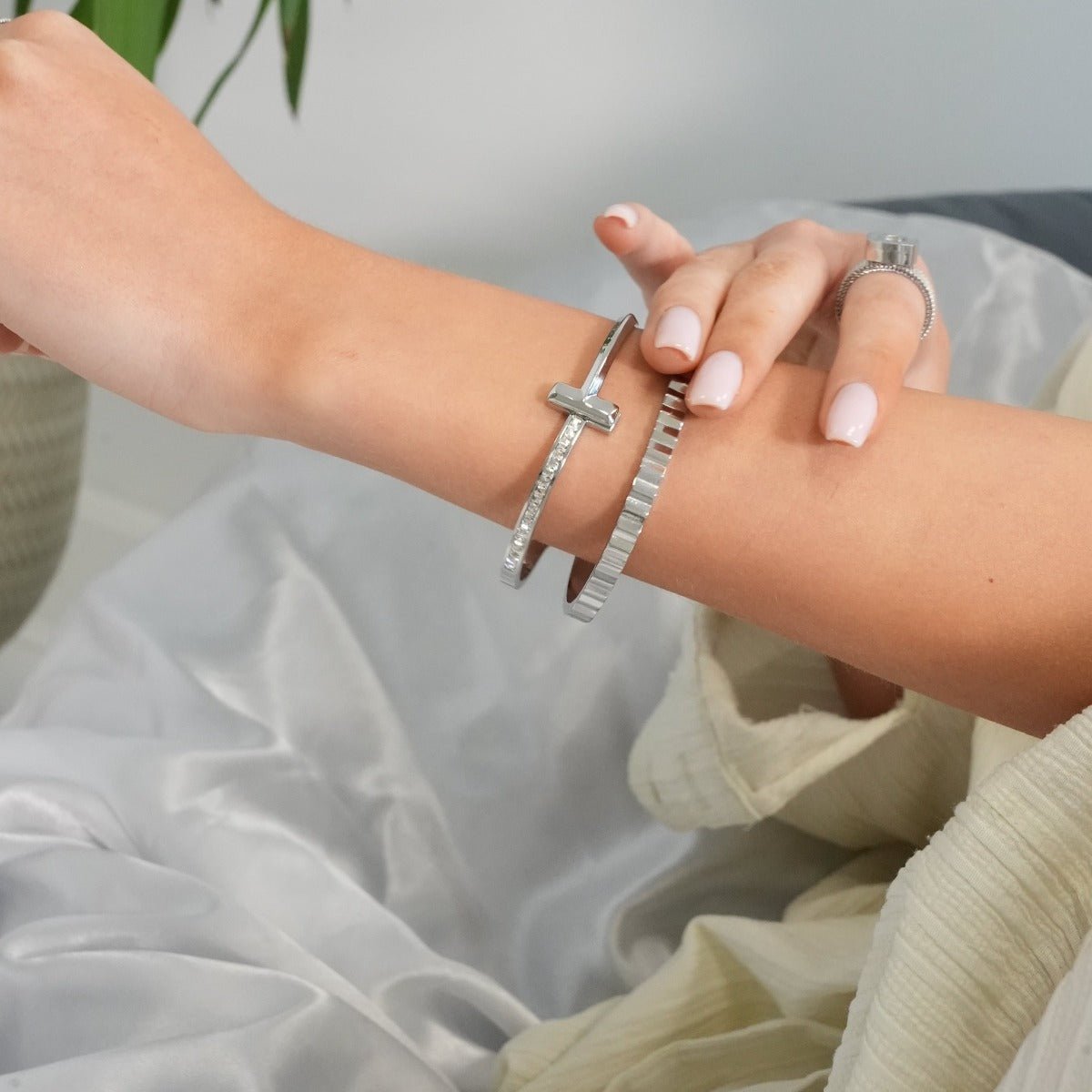 Brazalete T-Bar Elegance - Plata