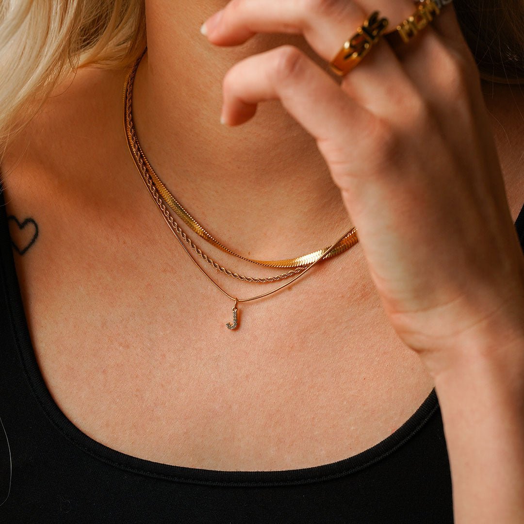 Collar Letra Inicial Zirconia Bañado en Oro 18K