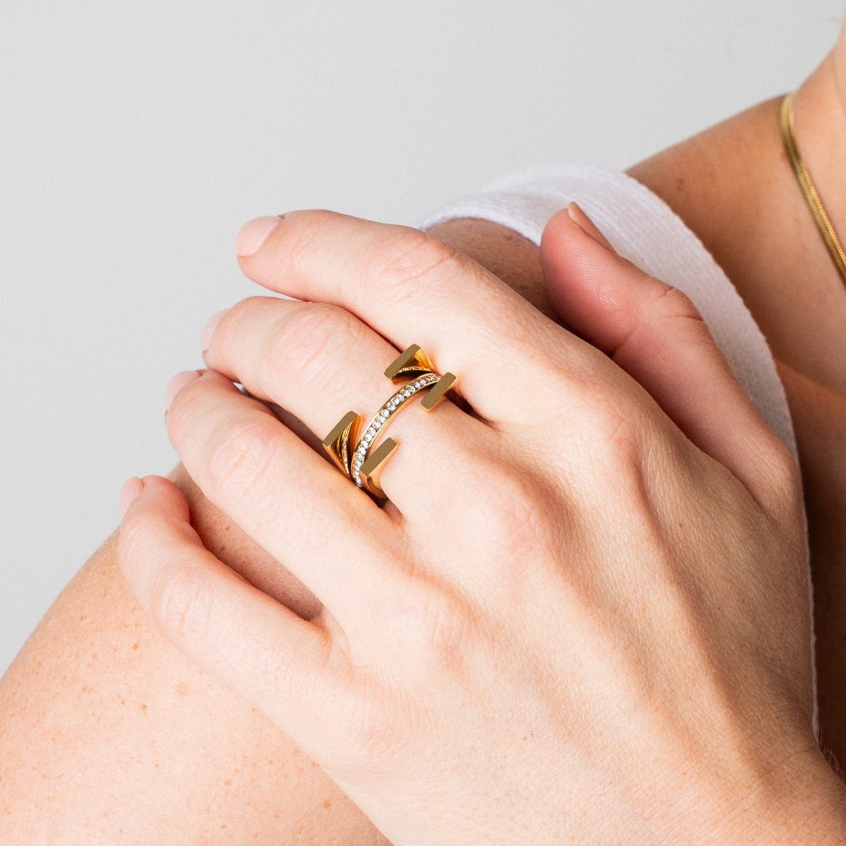 Anillo Truth Bañado en Oro 18k