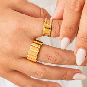 Anillo Love Ajustable Bañado en Oro 18k