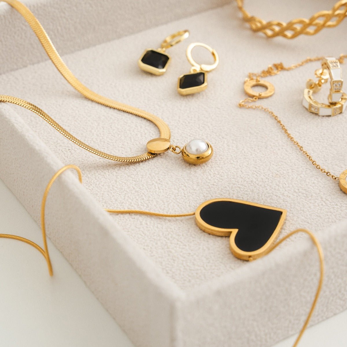 Collar Sweet Alhambra Inspiração -  Corazón Preto