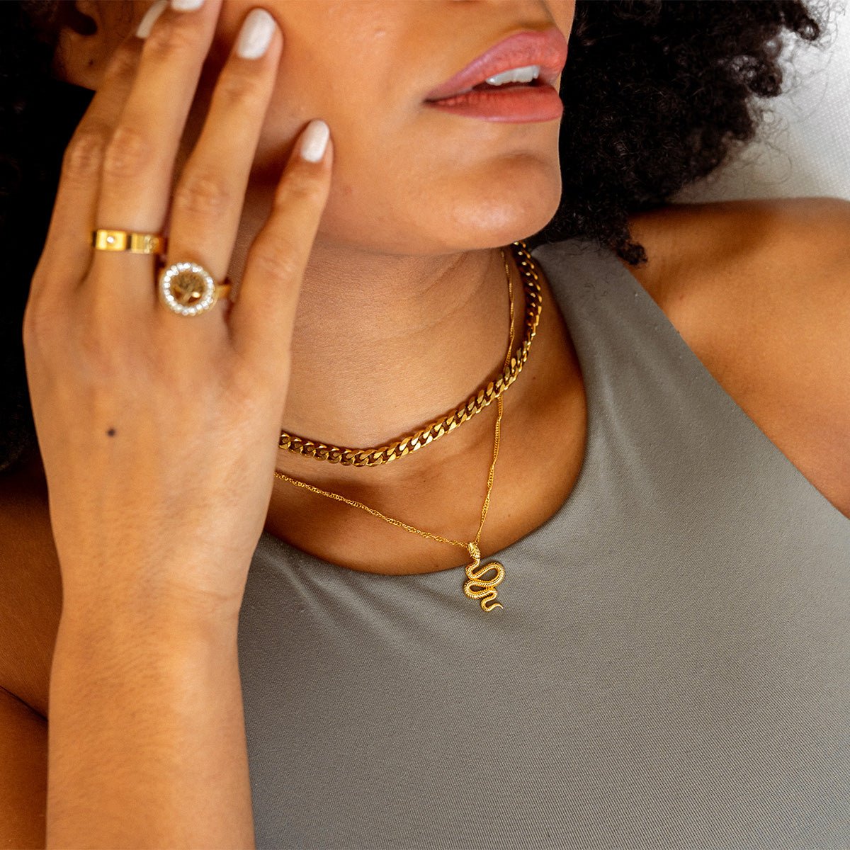 Collar Serpente Colgante Bañado en Oro 18K