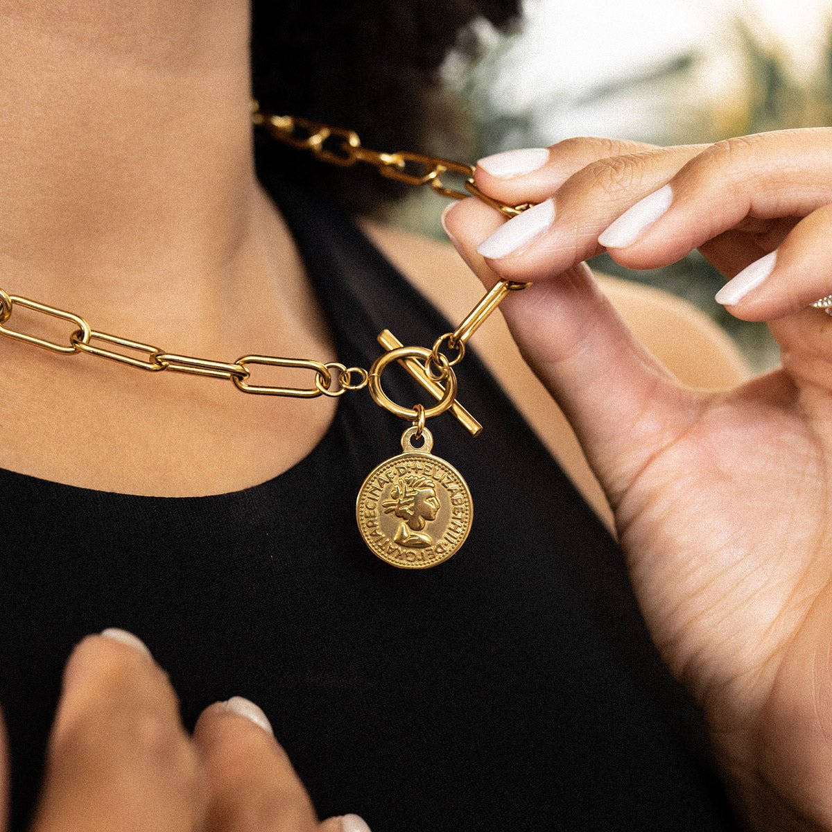 Collar New York Cents Bañado en Oro 18K