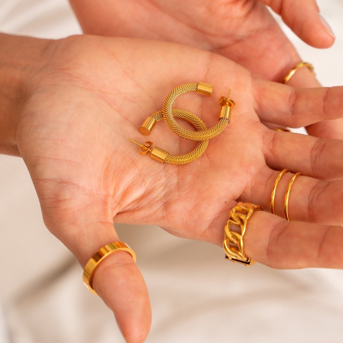 Aro de Argola Isabella Malha Bañado en Oro 18K