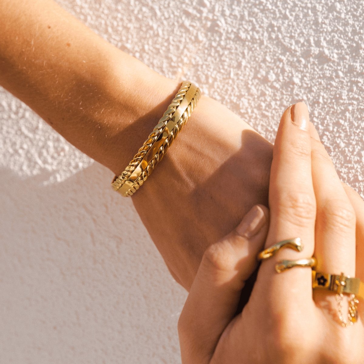 Brazalete Folhas Dourada Bañado en Oro 18k