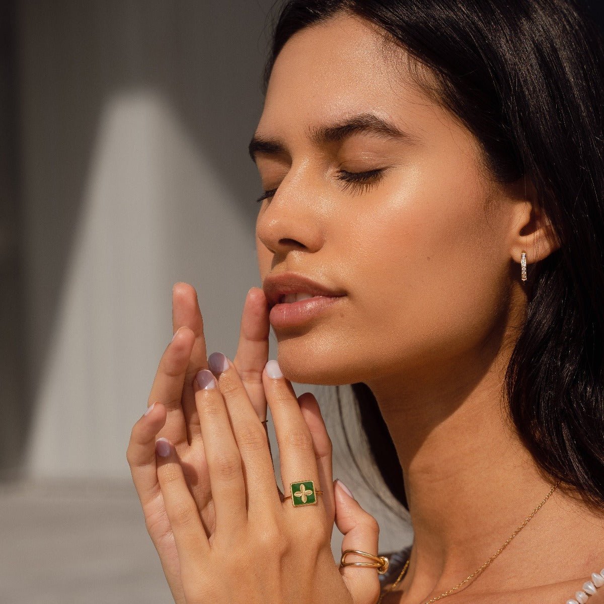 Anillo Trevo Verde Ajustable Bañado en Oro 18K