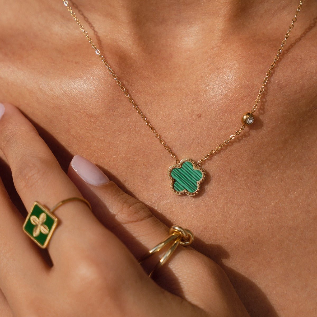 Anillo Trevo Verde Ajustable Bañado en Oro 18K